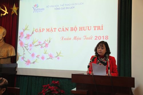 Phó Tổng cục trưởng TCDL Nguyễn Thị Thanh Hương báo cáo tại buổi gặp mặt